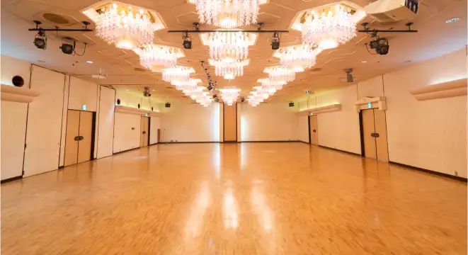画像:ダンスフロア（宴会場） 内観